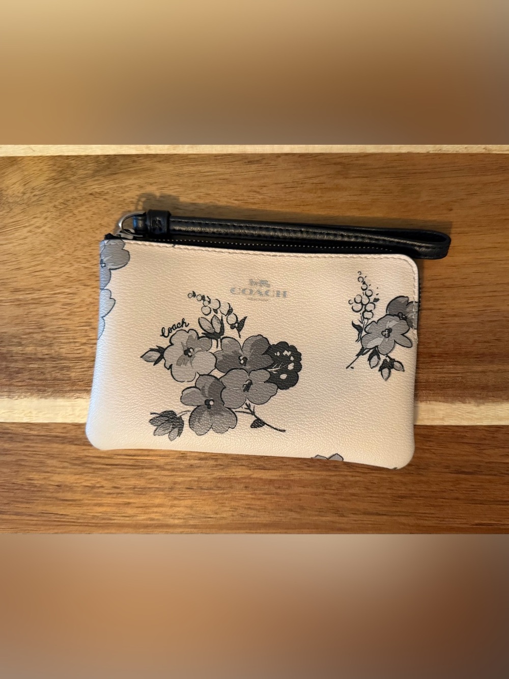 Coach Floral Zip Wristlet - White/Black